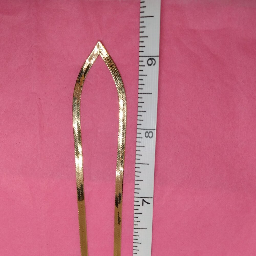 Beautiful solid 14kt gold, Chevron herringbone necklace. - Picture 5 of 16
